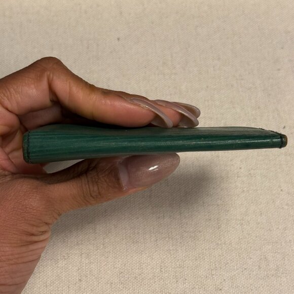 Louis Vuitton Epi 6 Key Holder - Picture 11 of 12